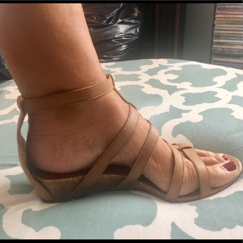 Lucky Brand Gladiator style sandals